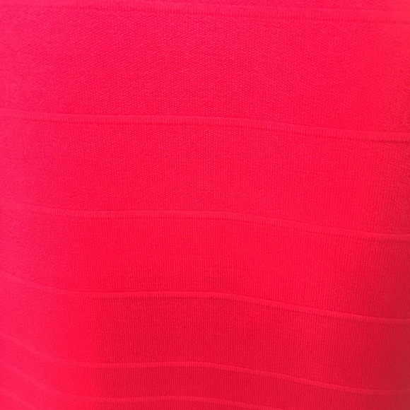 Red dress - Picture 5 of 8